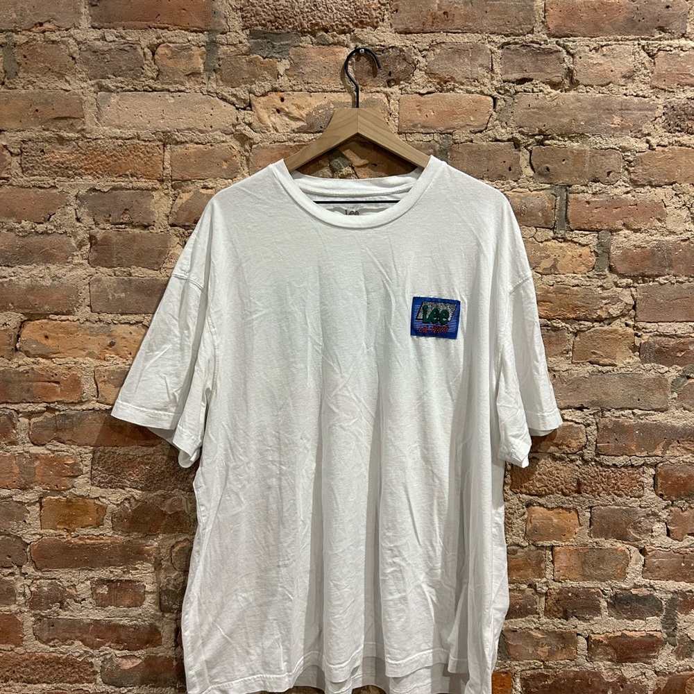 Lee White Short Sleeve T‑Shirt with Blue/Green Chest Patch